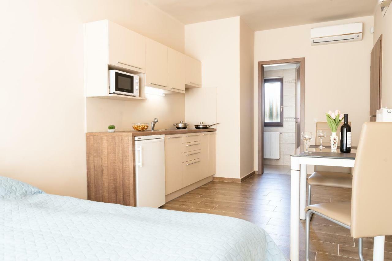 Raba Apartman Sarvar Exterior photo