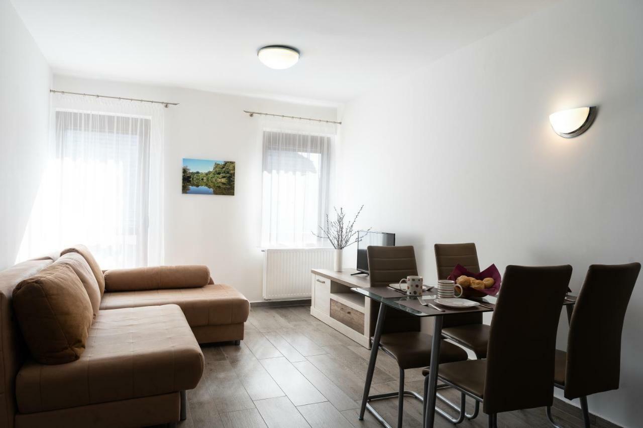 Raba Apartman Sarvar Exterior photo