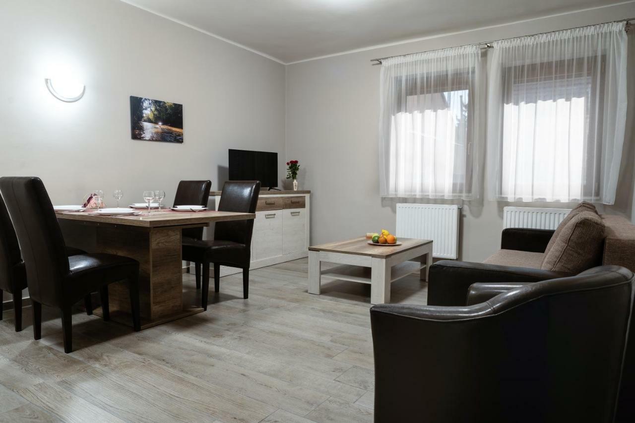 Raba Apartman Sarvar Exterior photo