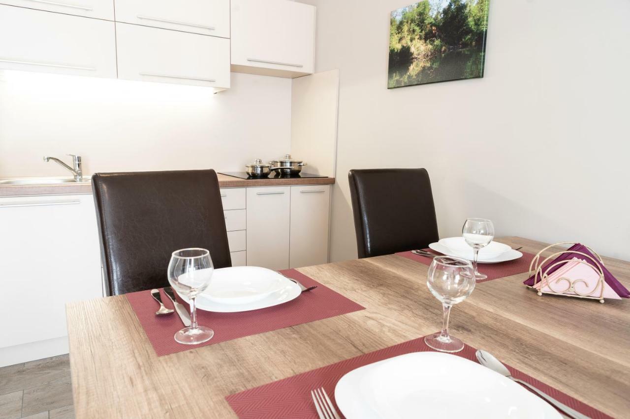 Raba Apartman Sarvar Exterior photo